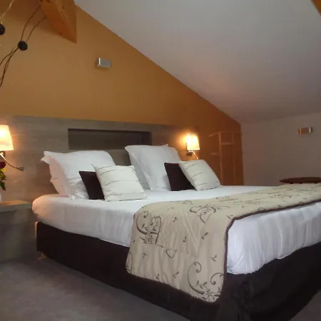 Logis La Croisee Des Chemins فندق Cayres
