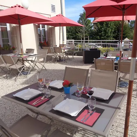 Hotel Logis La Croisee Des Chemins 3*