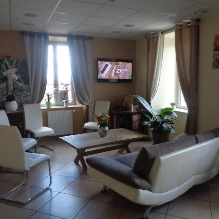 Logis La Croisee Des Chemins Cayres