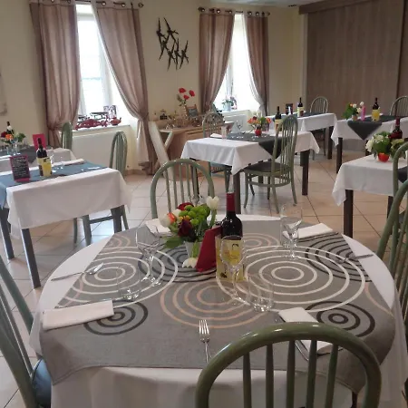 Logis La Croisee Des Chemins 3*